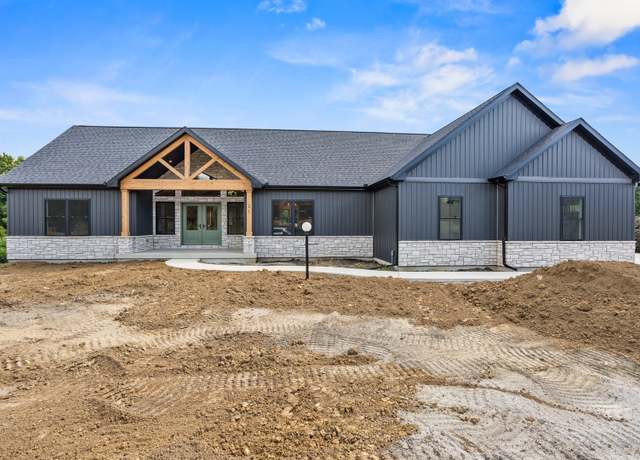 Property at 21 Long Grove Dr, Monticello, IL 61856, 3 beds, 2.5 baths