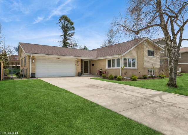 Property at 611 S George St, Mount Prospect, IL 60056, 3 beds, 2 baths