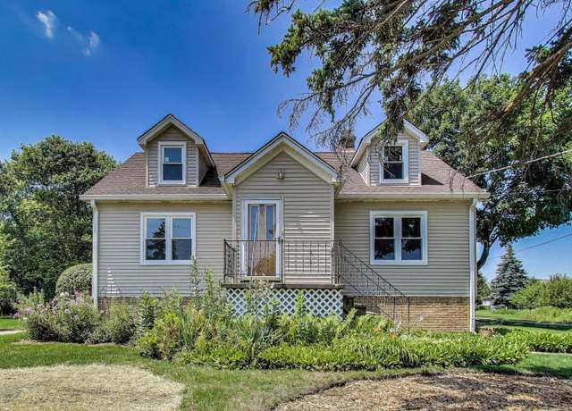 Property at 22118 N Prairie Rd, Lincolnshire, IL 60069, 3 beds, 2 baths