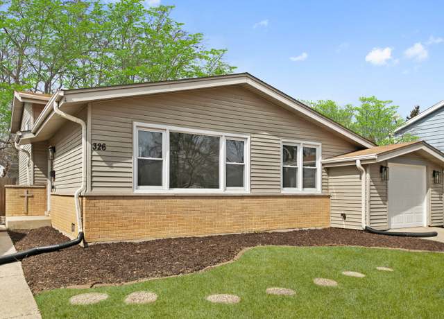 Property at 326 W Hawthorne Blvd, Mundelein, IL 60060, 4 beds, 2 baths