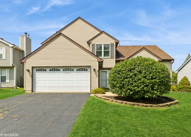 Property at 5 Marion Ct, Lake In The Hills, IL 60156, 3 beds, 2.5 baths