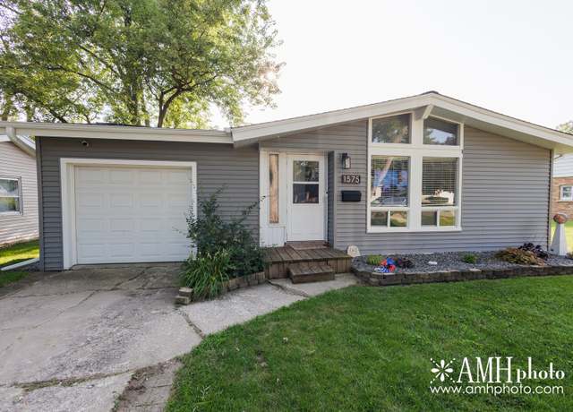 Property at 1575 S 5th Ave, Kankakee, IL 60901, 3 beds, 1 bath