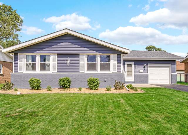 Property at 12809 W Playfield Dr, Crestwood, IL 60418, 3 beds, 2 baths