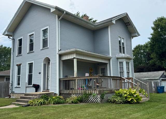Property at 300 9th St, Mendota, IL 61342, 4 beds, 2.5 baths