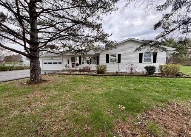 Property at 5010 W Dudley Rd, Champaign, IL 61822, 3 beds, 2 baths