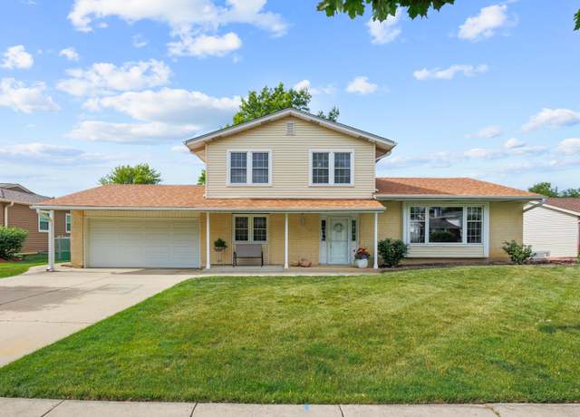 Property at 1558 Oregon Trl, Elk Grove Village, IL 60007, 4 beds, 2.5 baths