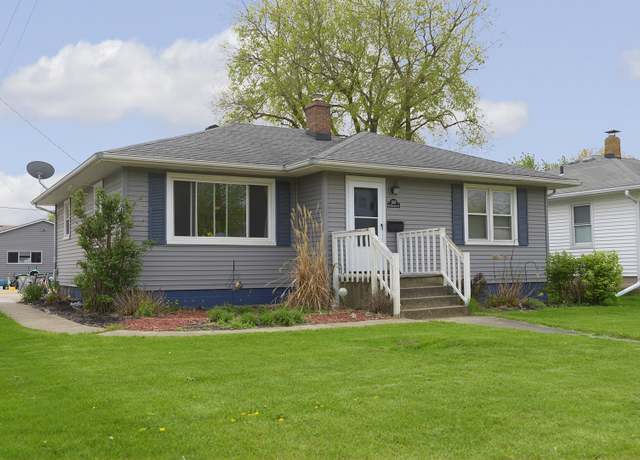 Property at 1307 W Washington St, Ottawa, IL 61350, 5 beds, 2 baths