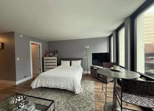 Property at 1 E Scott St #505, Chicago, IL 60610, 1 bath