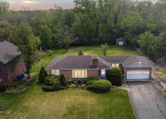 Property at 8111 W 130th St, Palos Park, IL 60464, 3 beds, 2 baths