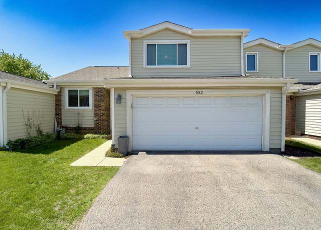 Property at 652 Claridge Cir, Hoffman Estates, IL 60169, 3 beds, 2.5 baths