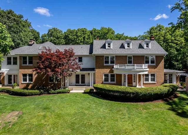 Property at 2716 Spring Creek Rd, Rockford, IL 61107, 5 beds, 5.5 baths