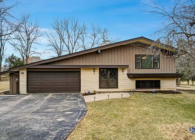 Property at 25950 W Hippler Rd, Barrington, IL 60010, 5 beds, 4 baths