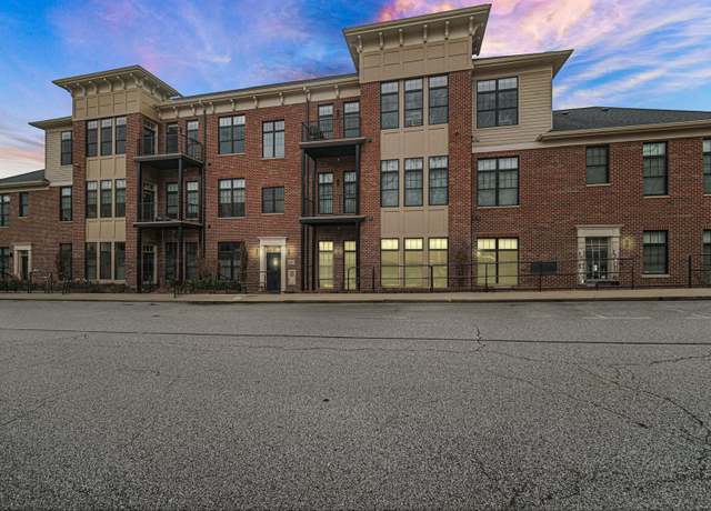 Property at 207 Academy St #104, Valparaiso, IN 46383, 2 beds, 2 baths