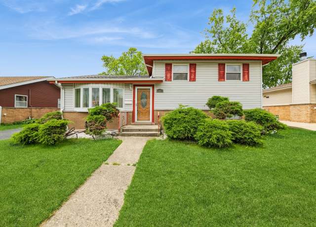 Property at 130 W Natalie Ln, Addison, IL 60101, 3 beds, 2 baths