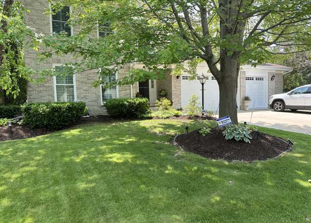 Property at 2219 Barrett Dr, Algonquin, IL 60102, 5 beds, 3 baths