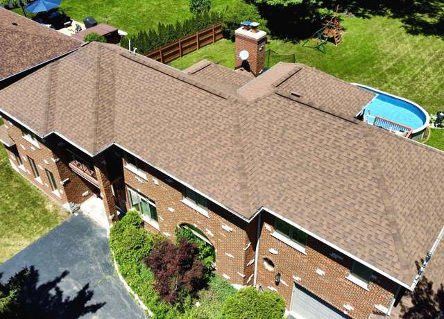 Property at 404 W Camp Mcdonald Rd, Prospect Heights, IL 60070, 4 beds, 4.5 baths