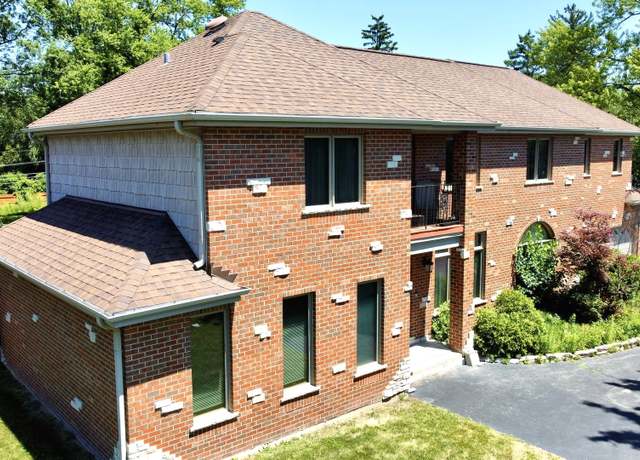 Property at 404 W Camp Mcdonald Rd, Prospect Heights, IL 60070, 4 beds, 4.5 baths