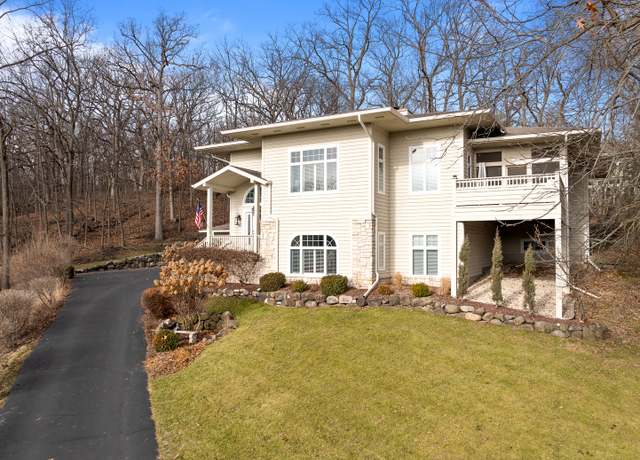 Property at 1066 Edinborough Ct Edinborough Ct, Lake Geneva, WI 53147, 4 beds, 3.5 baths