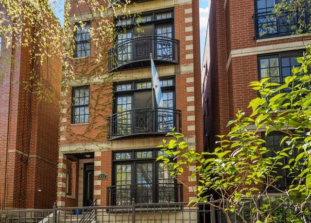 Property at 853 W Buckingham Pl #4, Chicago, IL 60657, 2 beds, 2 baths