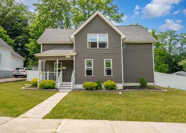 Property at 221 N 6th St, St. Charles, IL 60174, 3 beds, 2.5 baths
