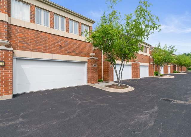 Property at 165 Finstad Dr, Libertyville, IL 60048, 3 beds, 2.5 baths