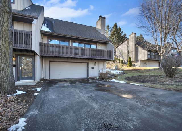 Property at 1052 Florimond Dr, Elgin, IL 60123, 3 beds, 2 baths