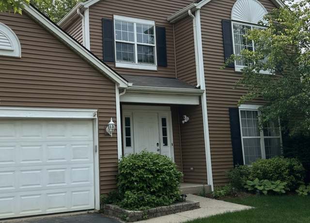 Property at 809 Eagle Dr, Aurora, IL 60506, 3 beds, 2.5 baths