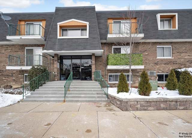 Property at 3852 S Parkway Dr Unit 3B, Northbrook, IL 60062, 2 beds, 2 baths