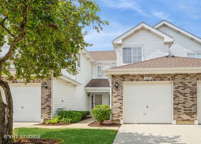 Property at 226 Sierra Pass Dr, Schaumburg, IL 60194, 2 beds, 2.5 baths