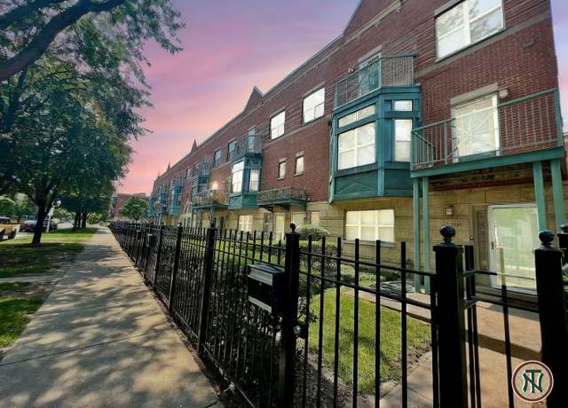 Property at 4532 S Woodlawn Ave, Chicago, IL 60653, 2 beds, 2 baths