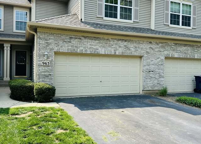 Property at 963 Oak Ridge Blvd, Elgin, IL 60120, 3 beds, 2.5 baths