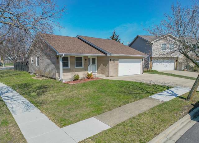 Property at 1972 Crescent Ln, Hoffman Estates, IL 60169, 5 beds, 2 baths