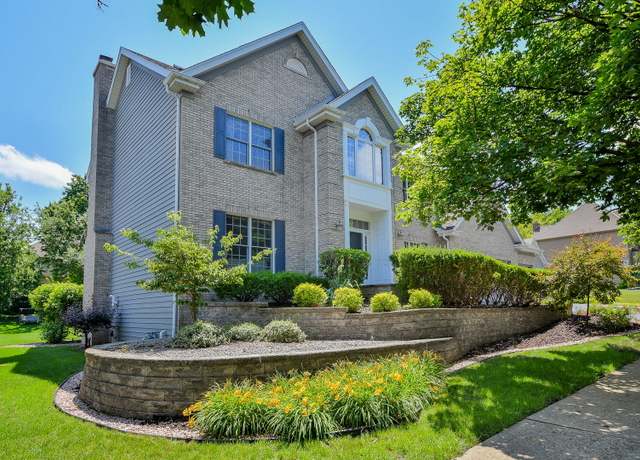 Property at 39W201 Pauley Sq, Geneva, IL 60134, 4 beds, 3.5 baths