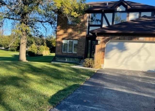 Property at 7960 W Golf Dr, Palos Heights, IL 60463, 3 beds, 3.5 baths