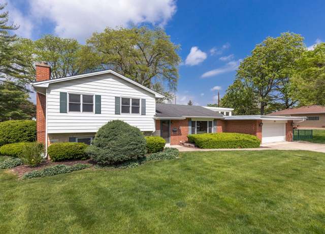 Property at 815 Santa Maria Dr, Naperville, IL 60540, 3 beds, 2 baths