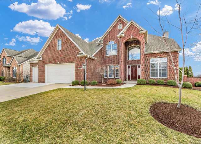 Property at 4805 Peifer Ln, Champaign, IL 61822, 7 beds, 4.5 baths