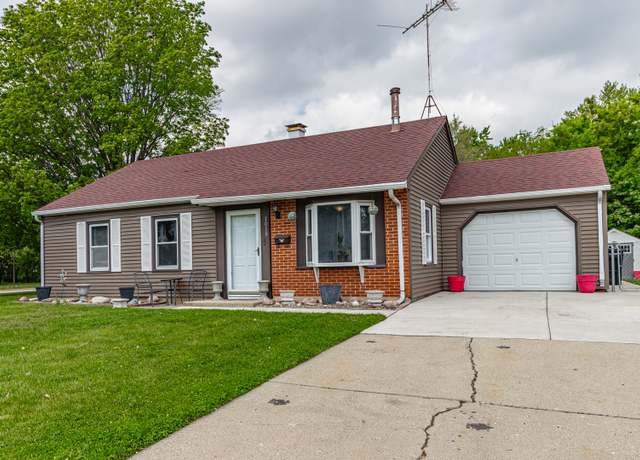 Property at 1010 S Park Blvd, Streamwood, IL 60107, 3 beds, 1 bath
