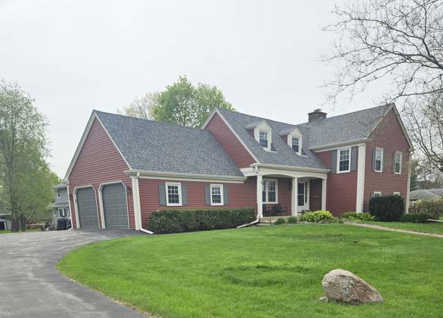 Property at 726 Parkside Dr, Sycamore, IL 60178, 4 beds, 2.5 baths