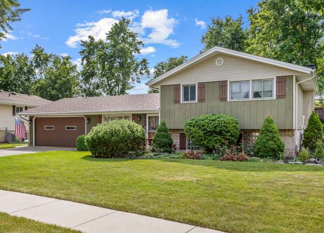 Property at 1020 Webster Ln, Schaumburg, IL 60193, 3 beds, 2 baths