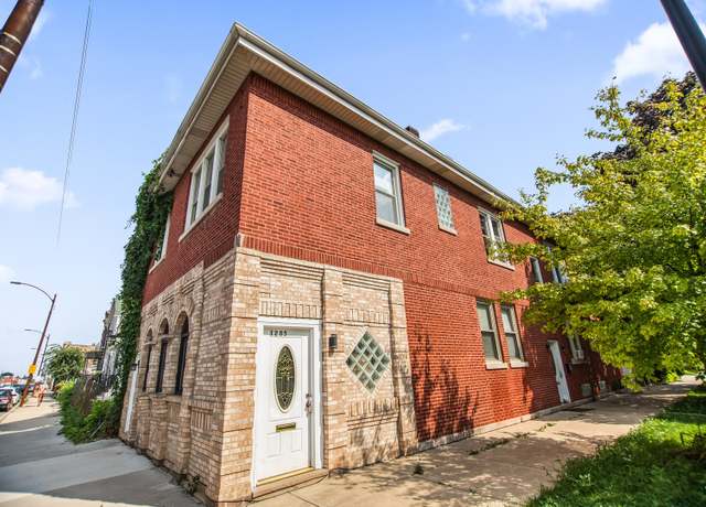 Property at 4919 W Roosevelt Rd, Cicero, IL 60804, 9 beds, 3 baths
