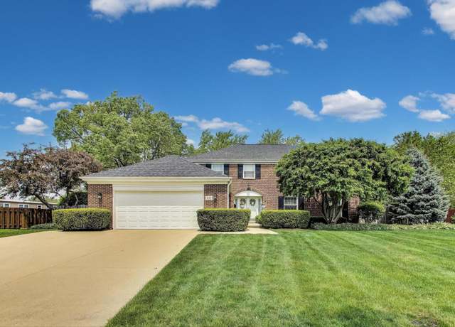 Property at 1102 W Skylark Ct, Palatine, IL 60067, 6 beds, 3.5 baths