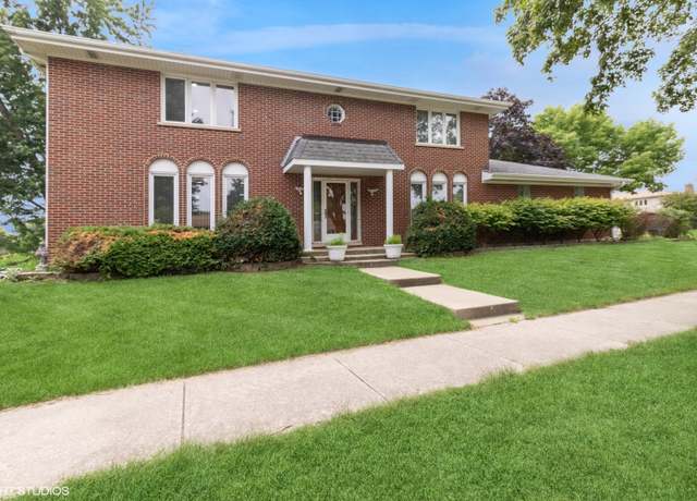 Property at 601 S Saint Cecilia Dr, Mount Prospect, IL 60056, 4 beds, 3.5 baths