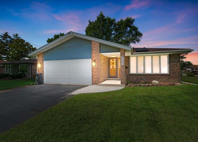 Property at 6537 W 107th St, Worth, IL 60482, 3 beds, 2 baths