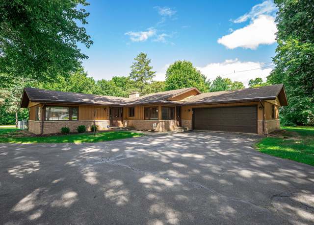 Property at 6404 Buttercup Ln, Rockford, IL 61108, 3 beds, 2.5 baths