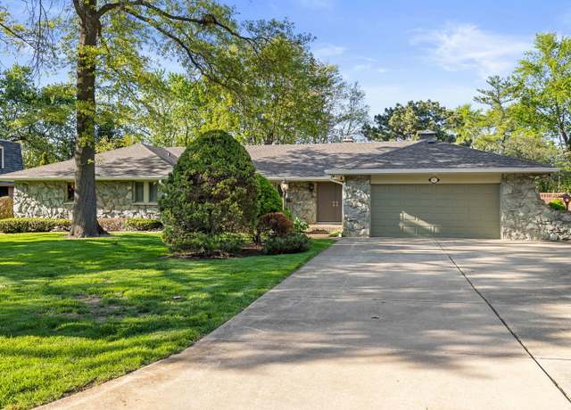 Property at 41 Mockingbird Ln, Oak Brook, IL 60523, 3 beds, 2.5 baths