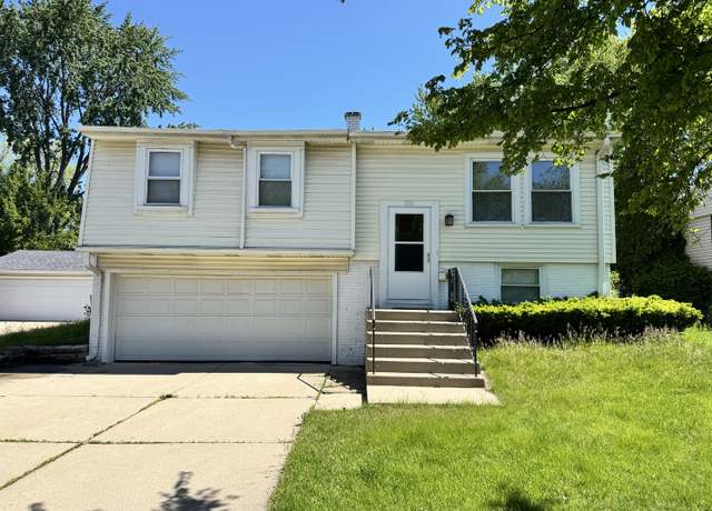 Property at 55 W Green Meadows Blvd, Streamwood, IL 60107, 3 beds, 2 baths