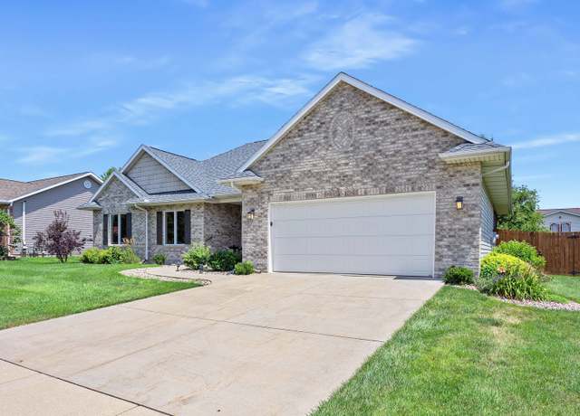 Property at 2214 Bracebridge Rd, Bloomington, IL 61705, 4 beds, 3 baths