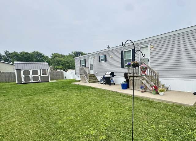 Property at 419 Highland Dr, Bloomington, IL 61704, 3 beds, 2 baths