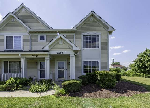 Property at 39709 N Warren Ln, Beach Park, IL 60083, 3 beds, 2.5 baths