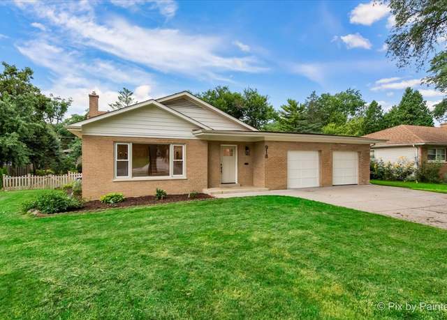 Property at 918 Delles Rd, Wheaton, IL 60189, 4 beds, 2.5 baths